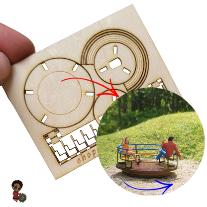 Lebendige Miniaturwelt. Aus der Karte entsteht ein Karussell-