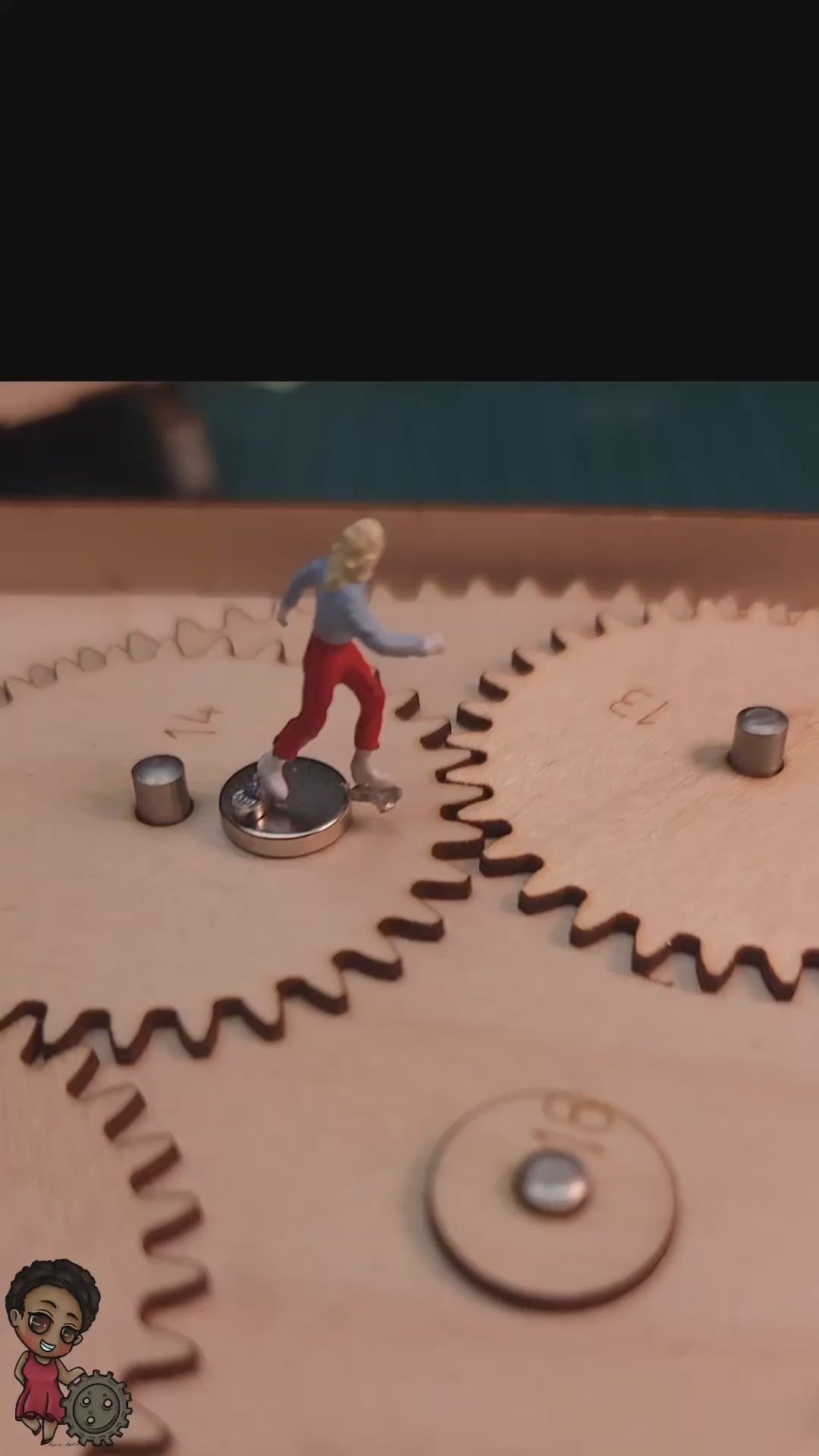 Ein BewegtBauen Bausatz, mit dem Eisläufer auf dem See lebendig werden.